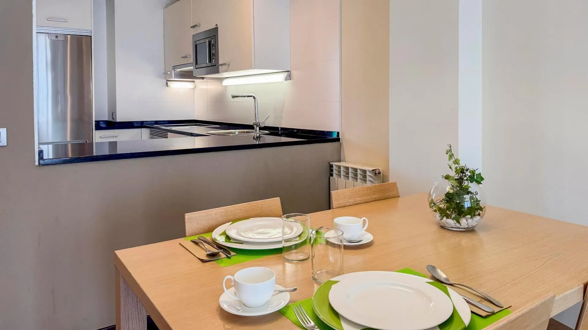 Lägenhetshotell Hotel Jardines De Uleta Suites Vitoria-Gasteiz