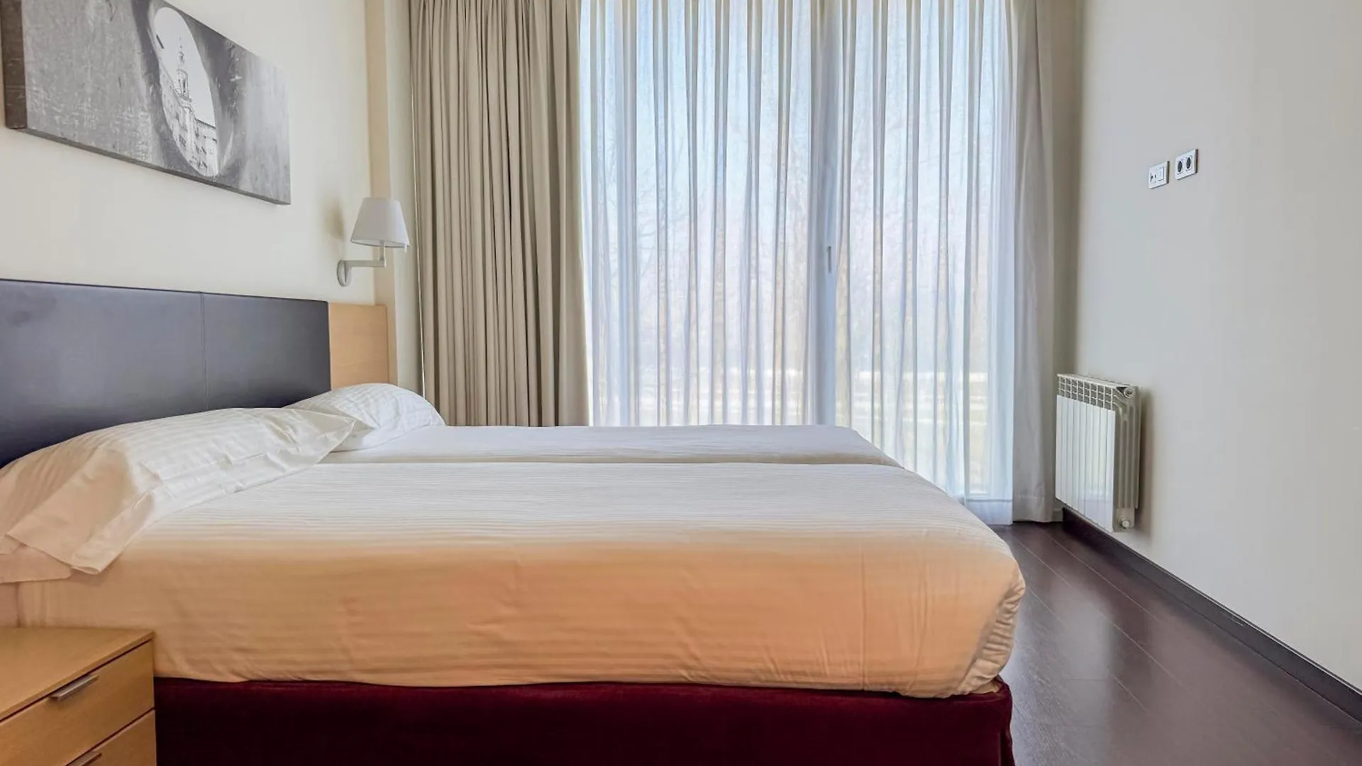 **** Lägenhetshotell Hotel Jardines De Uleta Suites Vitoria-Gasteiz Spanien
