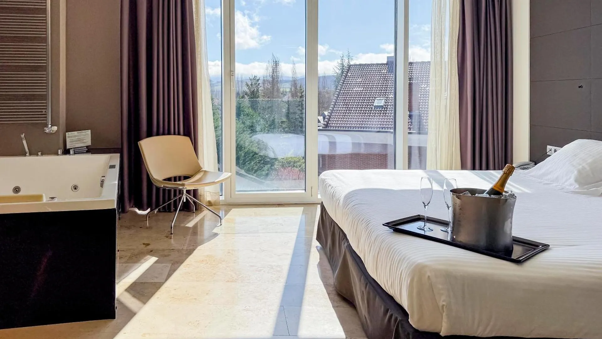 Lägenhetshotell Hotel Jardines De Uleta Suites Vitoria-Gasteiz