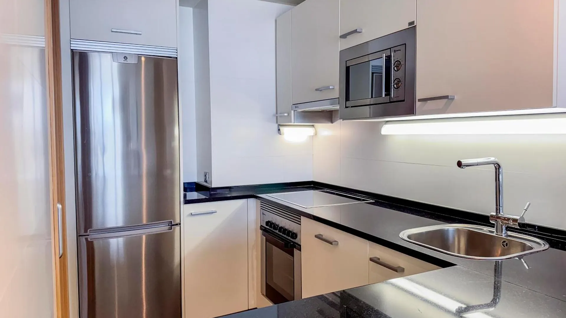 Hotel Jardines De Uleta Suites Vitoria-Gasteiz 4*,